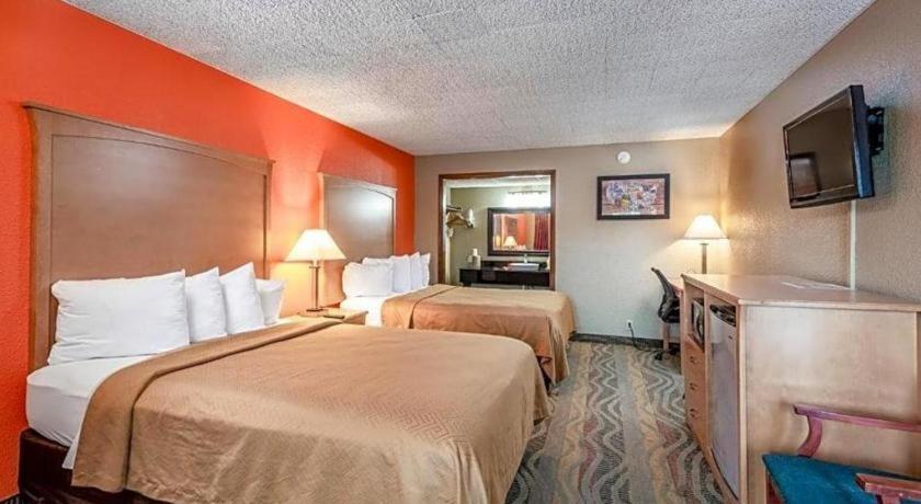 Hotel Surestay Salina