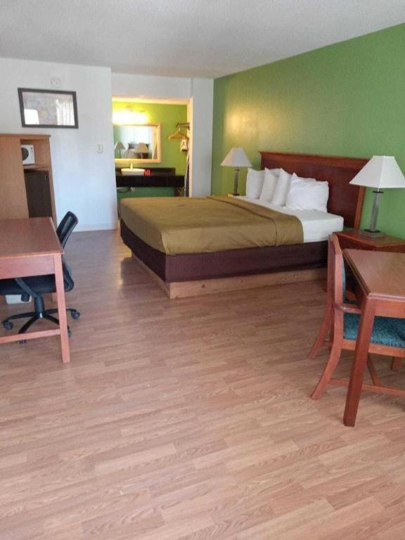 Hotel Surestay 2*