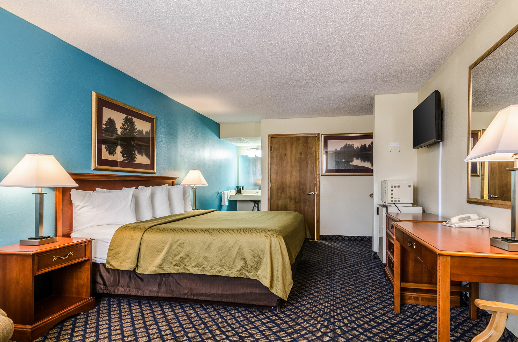 Hotel Surestay Salina