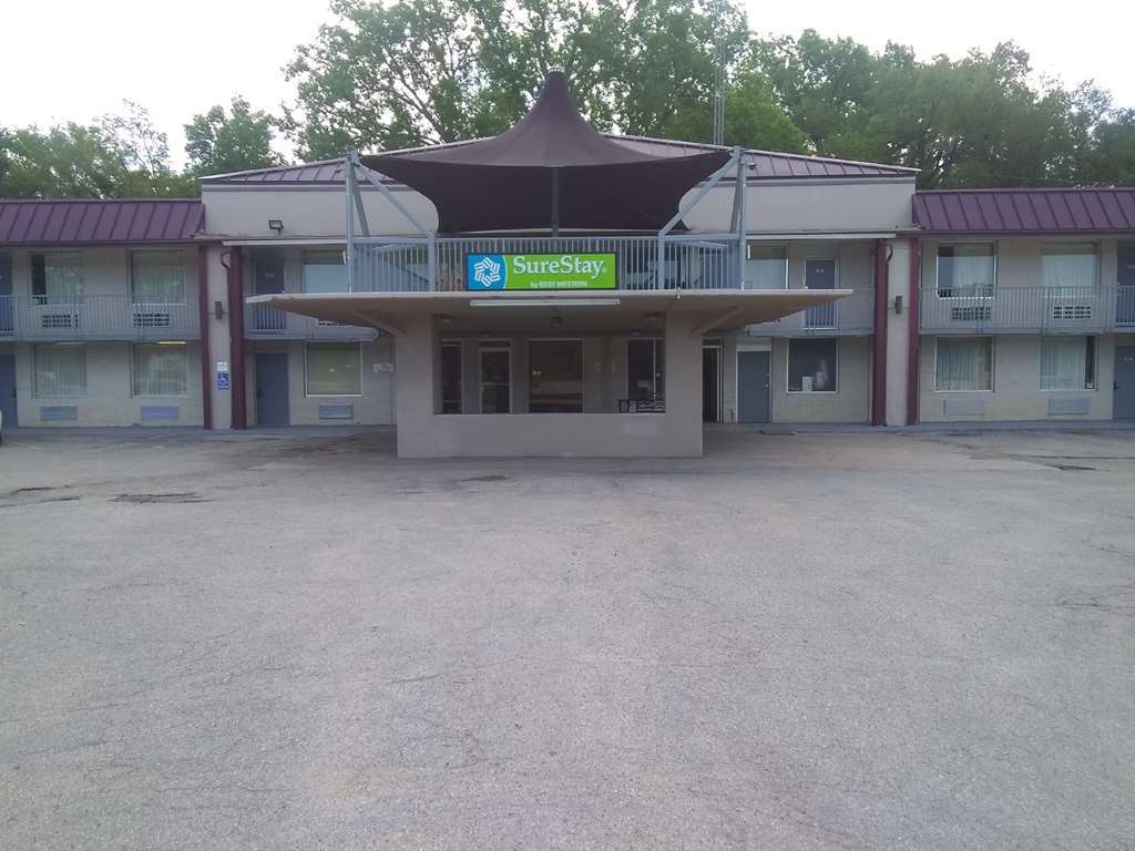 Hotel Surestay Salina
